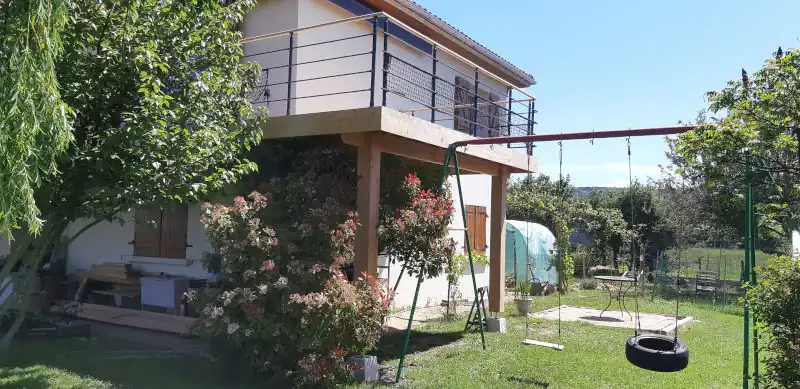 Charpentier Salagnon (38) installe un balcon terrasse
