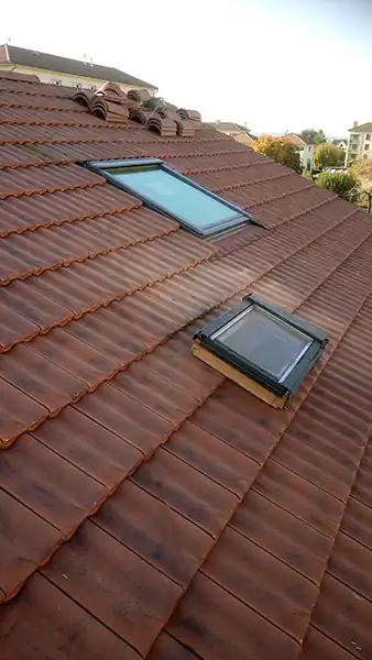 Pose de velux à Bourgoin Jallieu par un Installateur de fenetre de toit Salagnon (38)